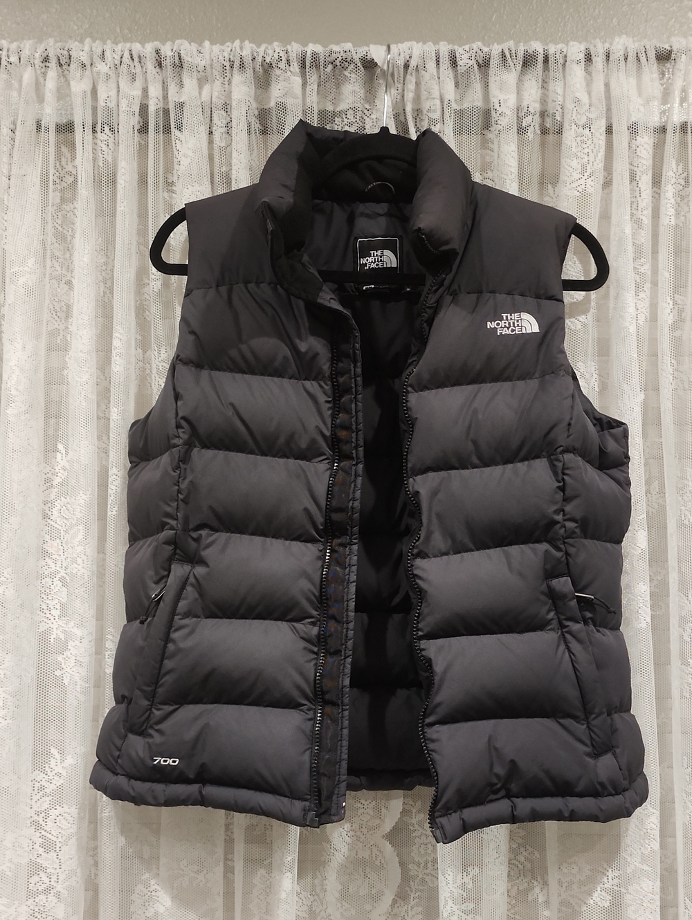 **READ DESCRIPTION** NORTH FACE 700 DOWN VEST